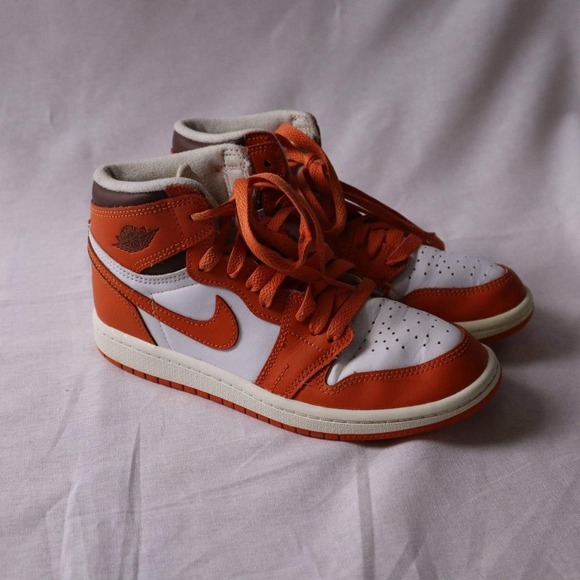 Nike Air Jordan 1 Mid GS Youth Size 1.5Y Orange White Basketball Sneakers - Picture 1 of 8